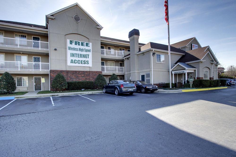 Intown Suites Extended Stay Greensboro Nc - Lanada Eksteriør billede