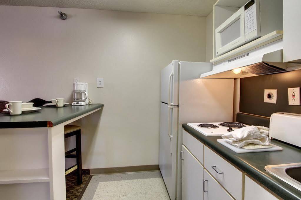 Intown Suites Extended Stay Greensboro Nc - Lanada Eksteriør billede