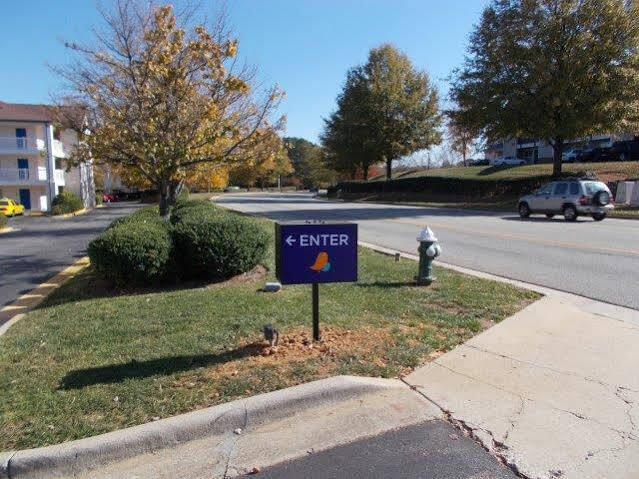 Intown Suites Extended Stay Greensboro Nc - Lanada Eksteriør billede